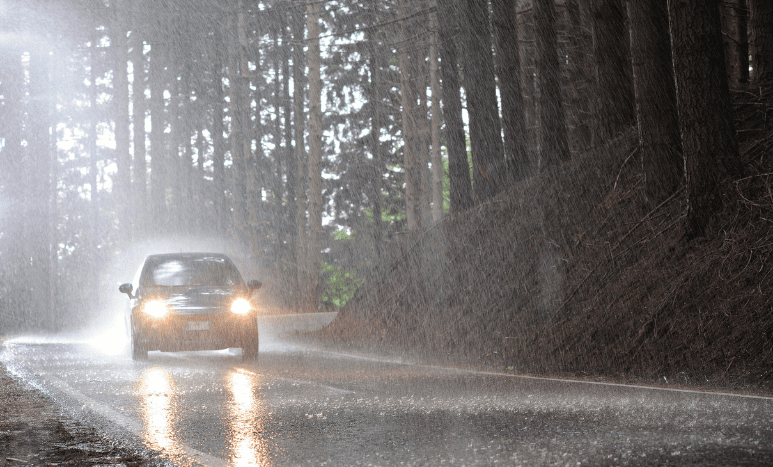 6-Tips-for-Driving-in-Spring-Rain